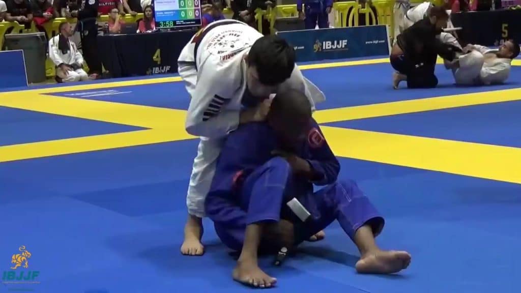 Joao Miyao Collar Choke