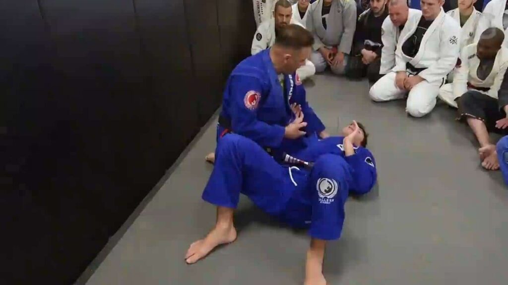 Renzo Gracie - Cross Choke Details