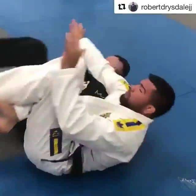 Robert Drysdale - Reverse omoplata