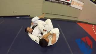 Henry Akins​ - reverse hook sweep to Knee bar