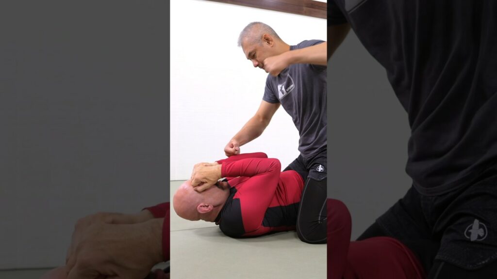 A Cheat to Escape Mount #bjj #martialarts