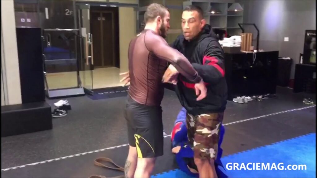 A forma mais eficaz de esgrimar  e vencer no Jiu-Jitsu, com Fabricio Werdum