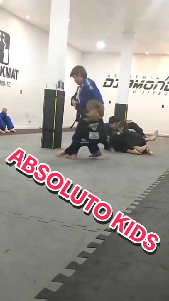 Absoluto Kids    -  Absolute Kids    . . Vídeo:   .   Estude Jiu-Jitsu com a