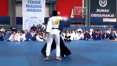 Aikido master shows how to defeat Jiu-Jitsu...What do you think?