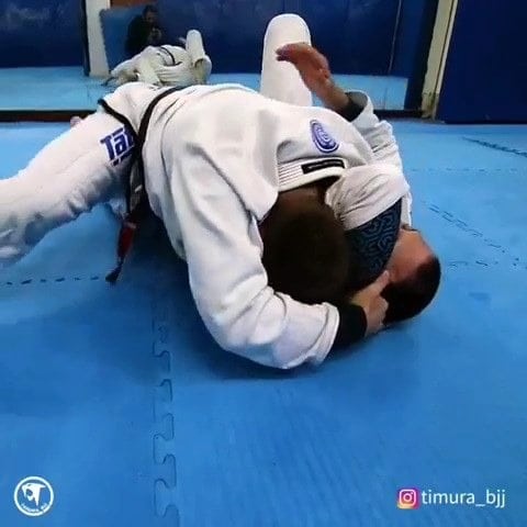 Americana vs Arm Triangle Defense