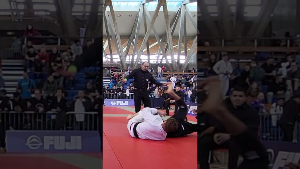 Another angle of the viral flying knee bar Mikael Rhaillander hit at the London Open #bjj #ibjjf