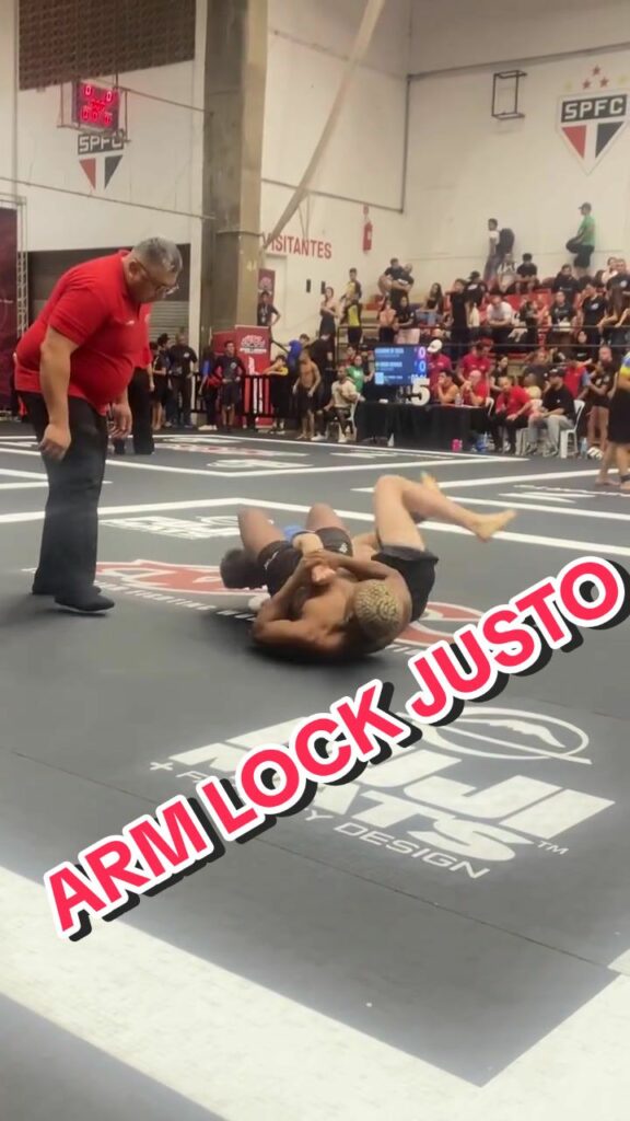 Arm lock da fera   -  Beautiful Arm Bar, by   Vídeo:     Estude Jiu-Jitsu com