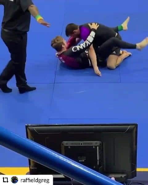 Awesome Kimura set up from closed guard, by Gregory Raffield.