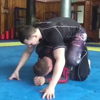 Awesome reverse Triangle chokes by @kosterenkow.  How to Reverse Triangle The Wor...