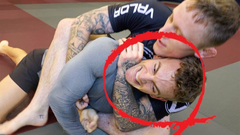 BODYBUILDER VS BRAZILIAN JIU JITSU BLACK BELT...