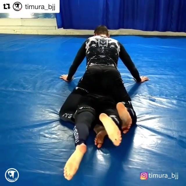 Back Mount Escape by @timurabjj