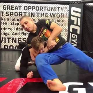 Bulldog Choke by @alex_humenbjj