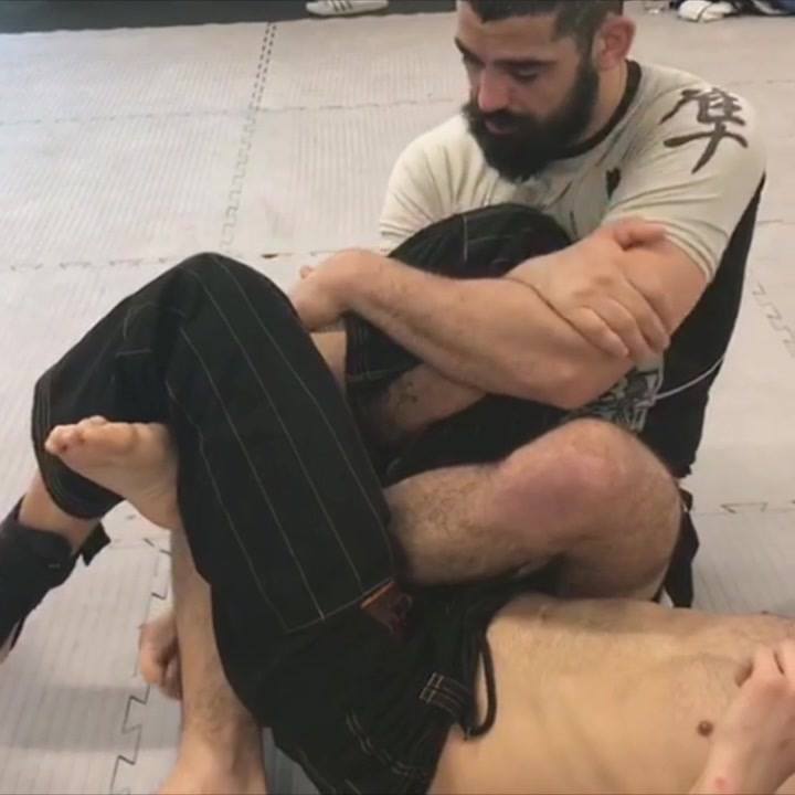 Calf Slicer as a Counter of Cross Ashi Garami Defense by @abelbjj