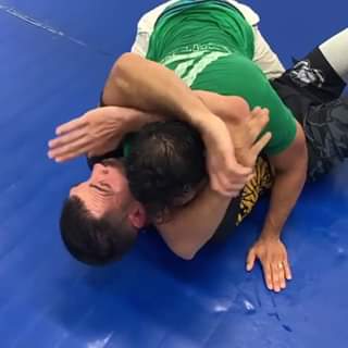 Check out this slick choke from a failed americanaby @animalblackbelt