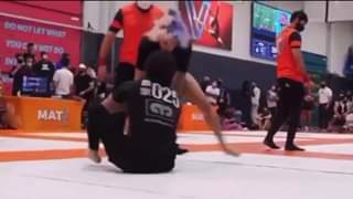 Checkout our dude @robertdeglebjj getting the  quick heel-hook finish against UFC