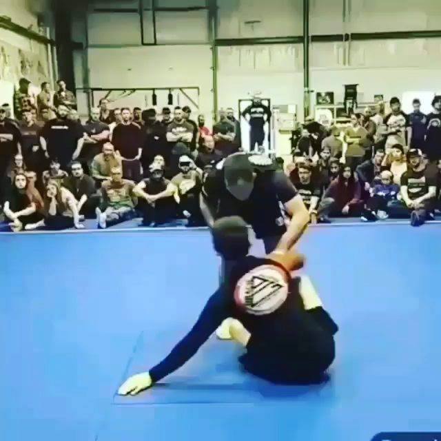 Clip Via Jiu-Jitsu_Classic