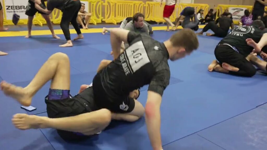 Cole Abate Flows On The Warm Up Mats At No-Gi Pans