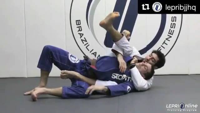 Collar Choke from Back