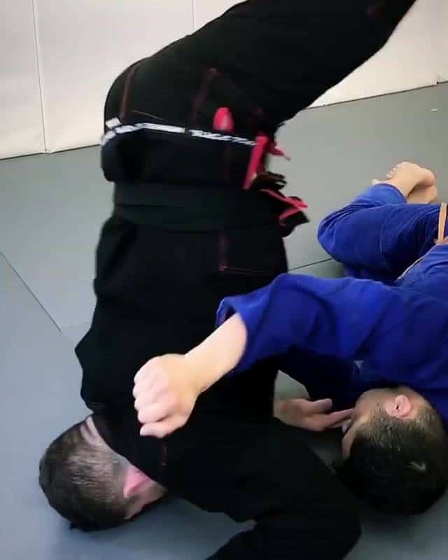 Counter to butterfly guard sweep @viniciustrator_bjj