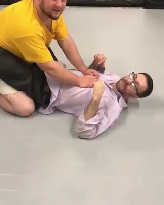 Cross collar choke for a street situation by Antifragile Training