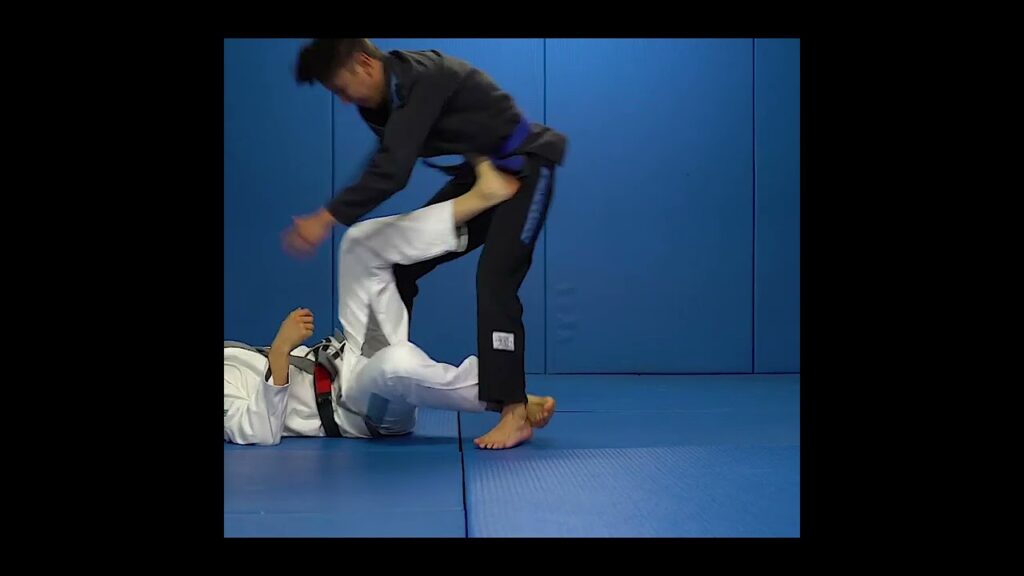 DE LA RIVA TRIPOD SWEEP