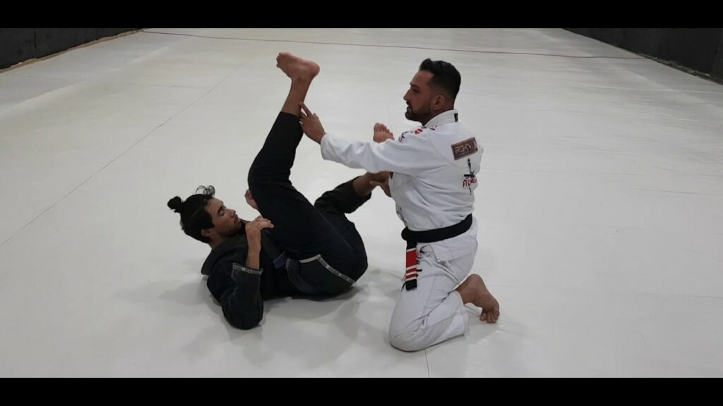 DEFESA DA RASPAGEM DE GANCHO FEU BJJ