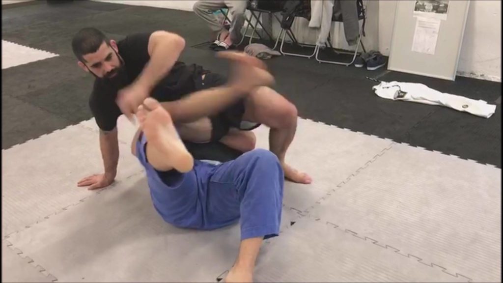 DLR Guard Pass to Cross Ashi Garami Kneebar by @abelbjj