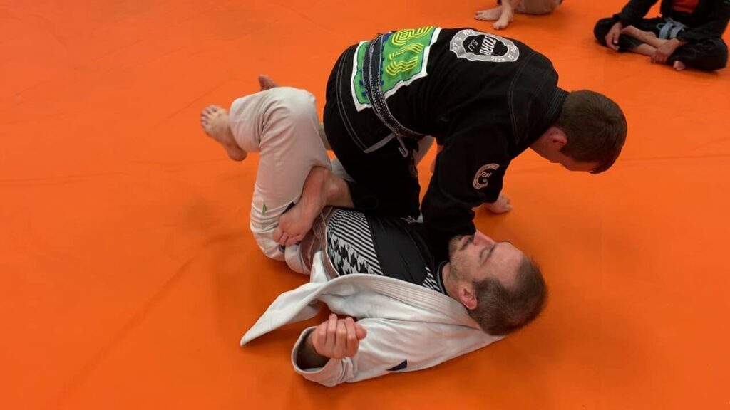 Daniel Frank Side Smash Guard Pass Variation to X-Choke (Mount)