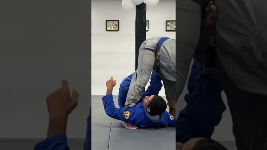 De la Riva to X Guard Double Pant Leg Sweep #bjj #delariva #xguard