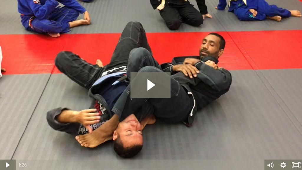 Denilson Pimenta - Knee Cut Pass to Armbar Versus Lasso - Gi