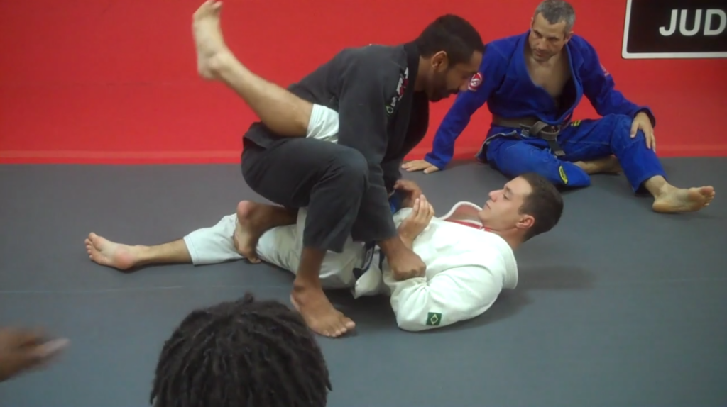 Denilson Pimenta - Pass Closed Guard - Gi