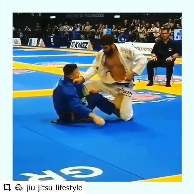 Don’t blink!
 Ultra fast loop choke by Luca Anacoreta.