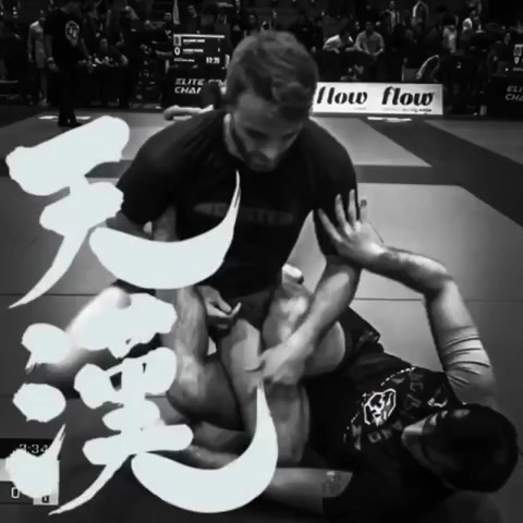 Don’t forget - your closed guard it’s someone else’s entry into foot locks ?! @pottsbjj