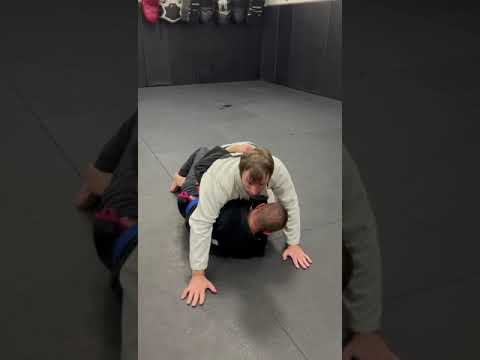 Finalize no Jiu-Jitsu com a lapela, na aula de Marcello Daflon