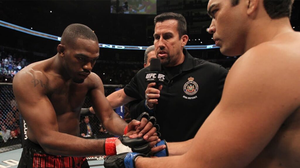 Free Fight: Jon Jones vs Lyoto Machida | UFC 140, 2011