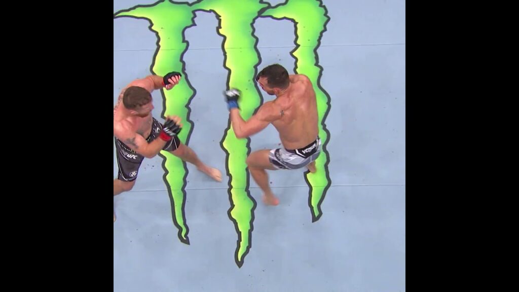 Gaethje dropping Chandler with NO COMMENTARY!! ⬆️#nocommentary