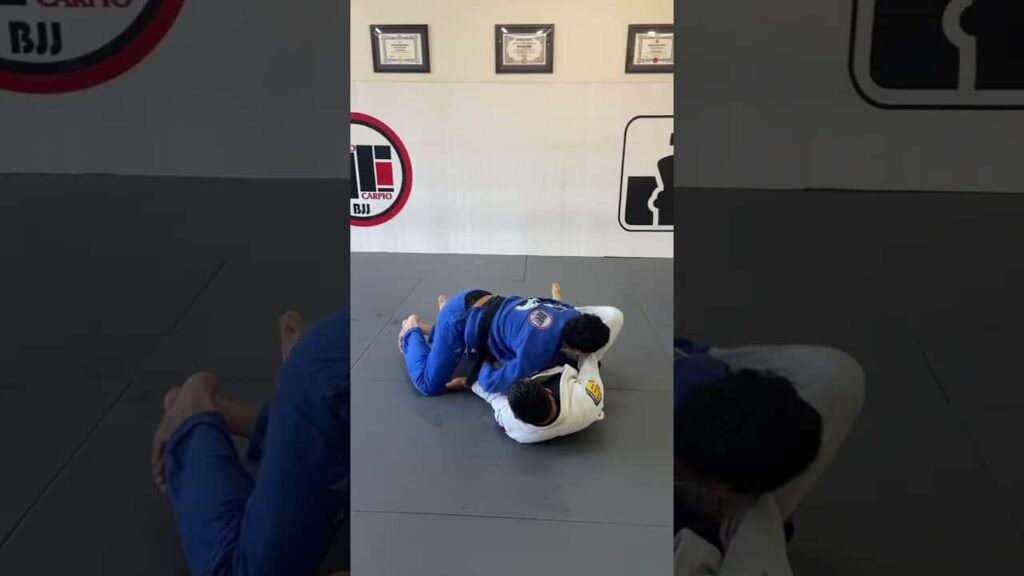 Guard Pass: Over Under Pass from Lapel Guard #bjjlifestyle #jiujitsu #bjj #longbeach