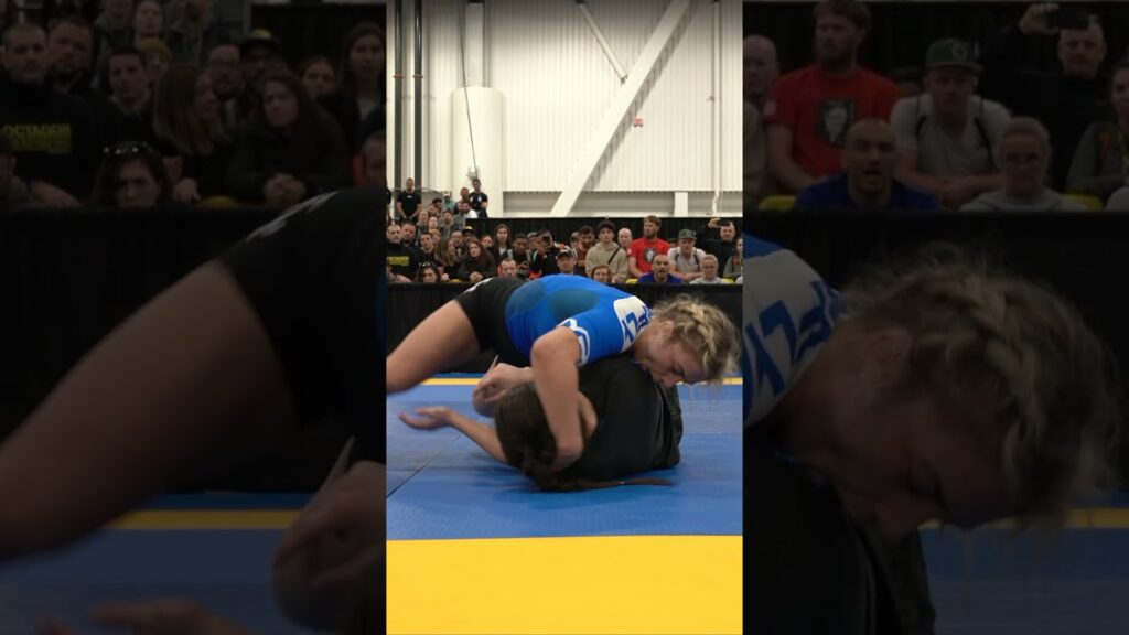 Helen Maroulis gets the guillotine finish at World No-Gi!  #ibjjf #bjj #jiujitsu