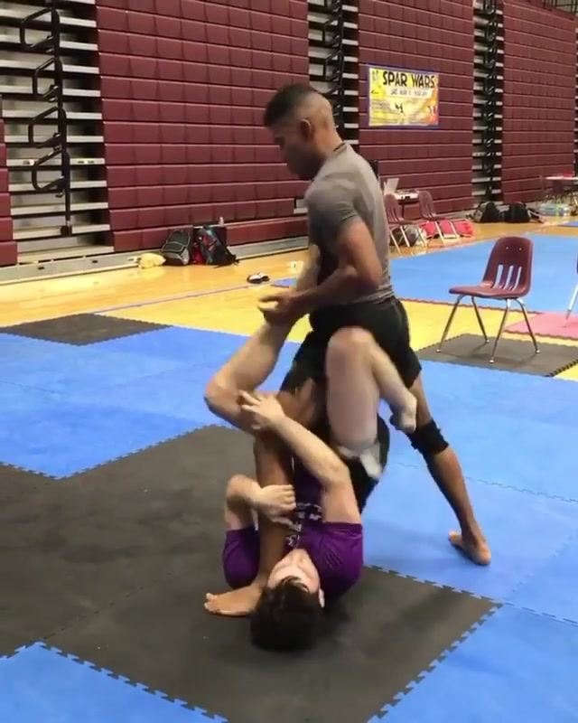 Here we can see how Lachlan Giles is influencing the game of other Grapplers