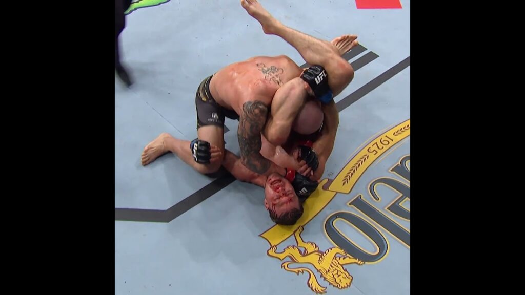 How did Volkanovski not tap?? 🚨