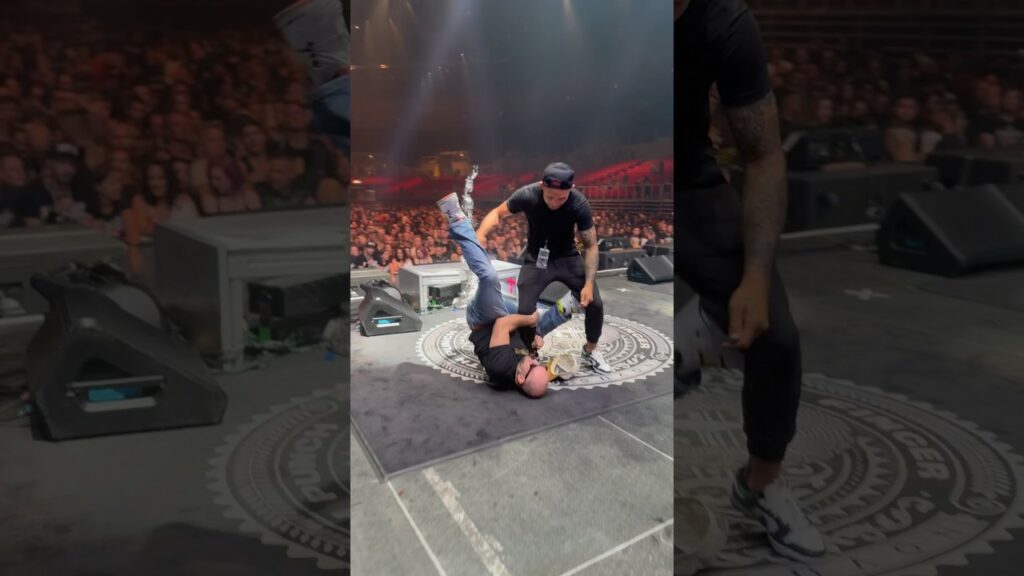 Imanari Roll on stage in Budapest w/ Five Finger Death Punch #bjj #jiujitsu #leglock