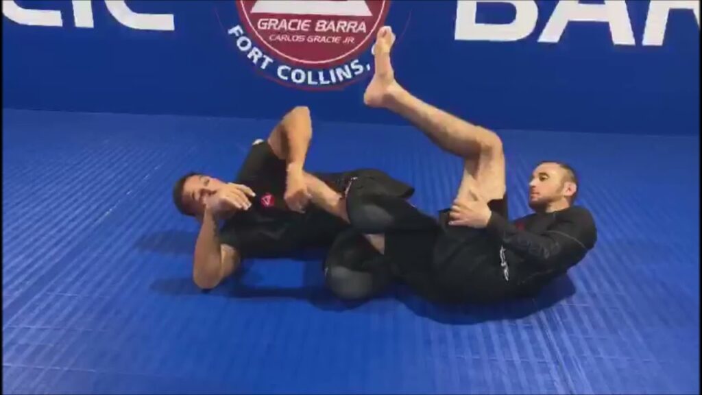 Jefferson Moura e o detalhe para atacar o leglock da guarda fechada