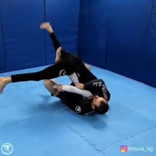 Kimura trap back take from a guard pass attempt by @timura_bjj