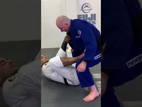 Knee Cut Pass by JOHN DANAHER