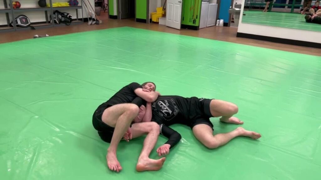 Knee Cut Pass to Rolling Anaconda Choke