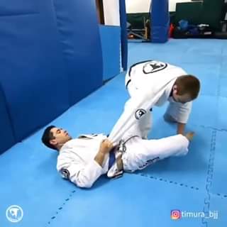 Kneebar Counter Against The De La Riva Guard