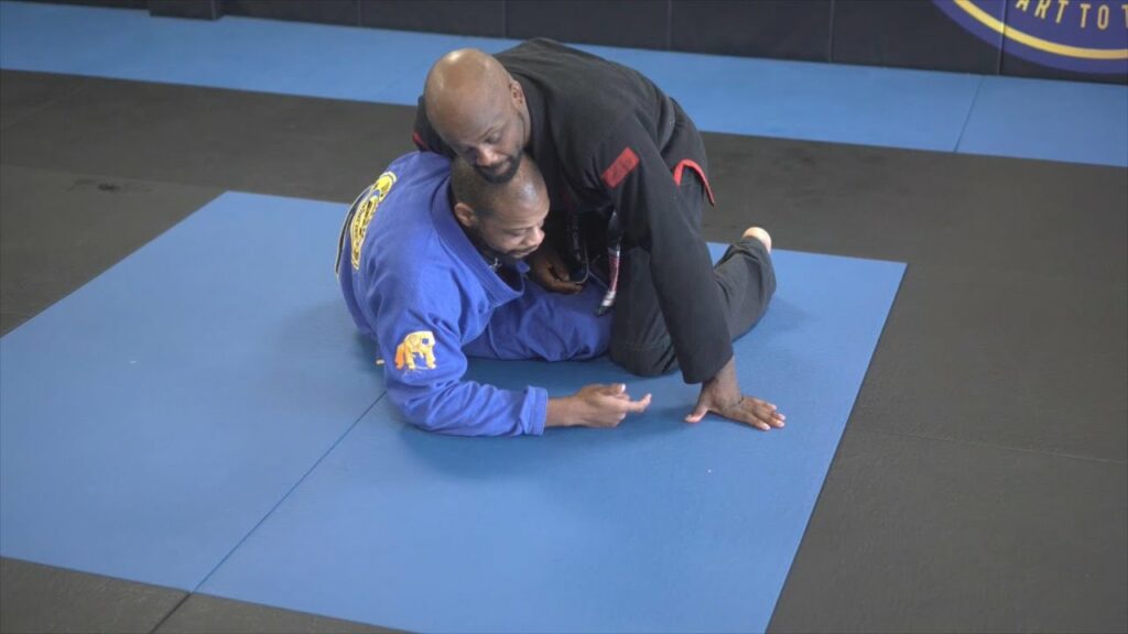 Kneetap Sweep Variation with the Low Underhook in Half Guard