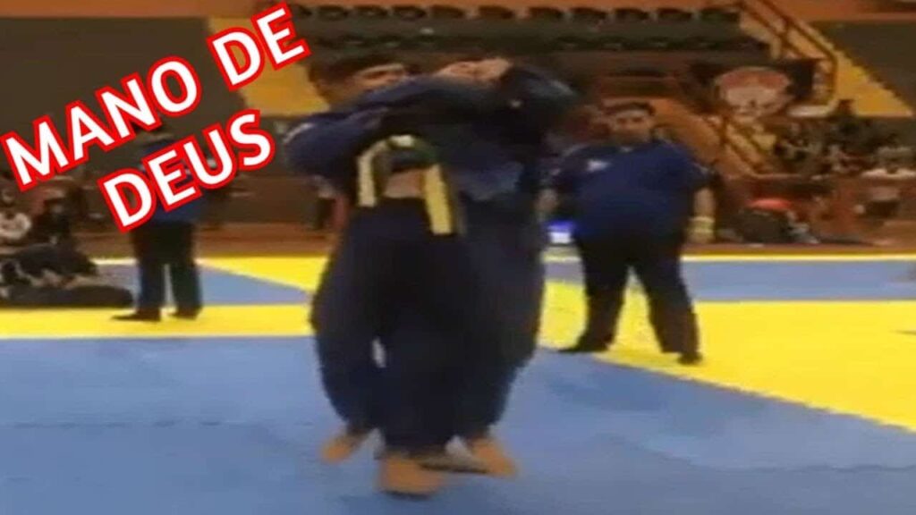 LUTADOR DE JIU JITSU MUITO FORTE CHOCOU A GALERA DO GINÁSIO COM ESSA FINALIZAÇÃO