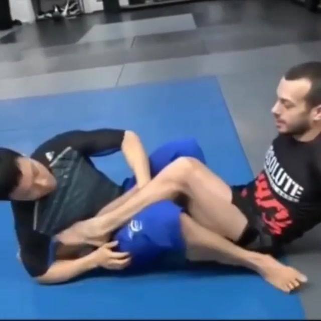 Lachlan Giles showing some details and how to escape of "Cummings Control"