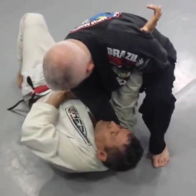 Lapel choke from side control